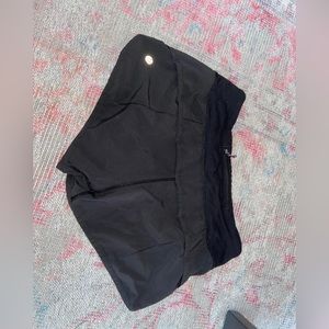black lululemon shorts